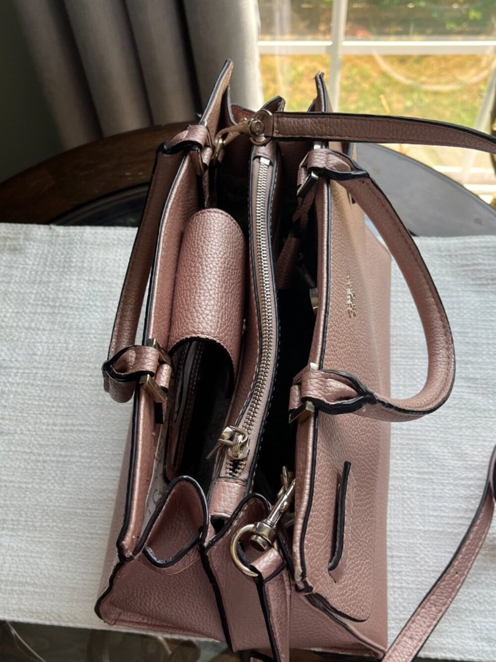 Pink Guess Handbag - Picture 5 of 6